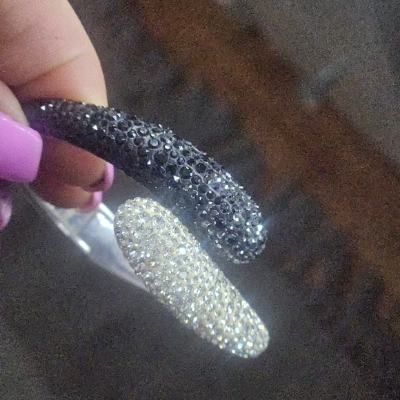 Black and Silver Textured Bangles - Picture 2 of 4